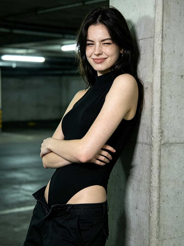 Tank Top Ribbed - レディースベーシックノースリーブモックネックリブボディスーツ、無地スリムフィットタンクトップジャンプスーツ、普段着に最適