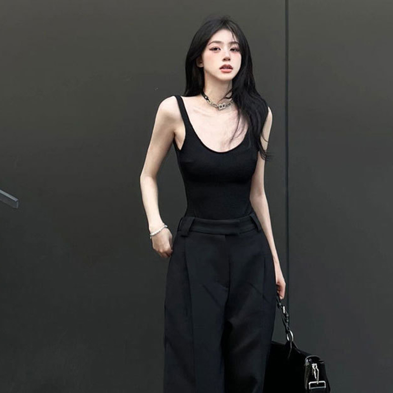 女性用の黒いストラップ付きボディ,ホルタートップ,リブ編み, - Suspender Tank Top のレビューと価格