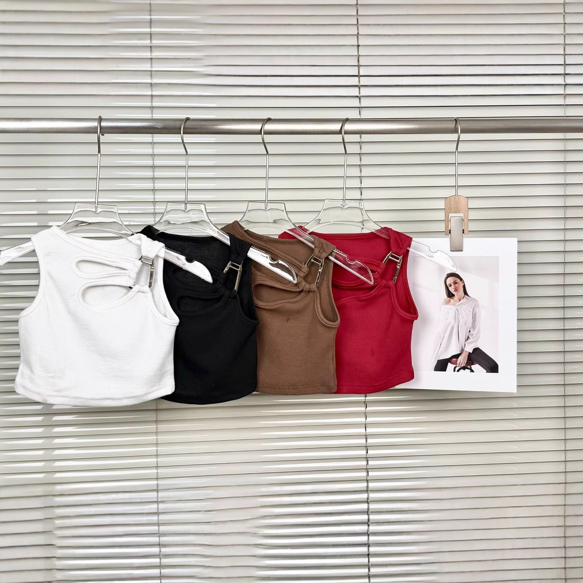 キッズガールズノースリーブリブ編みクロップタンクトップス無地 - Tank Top Ribbed のレビューと価格