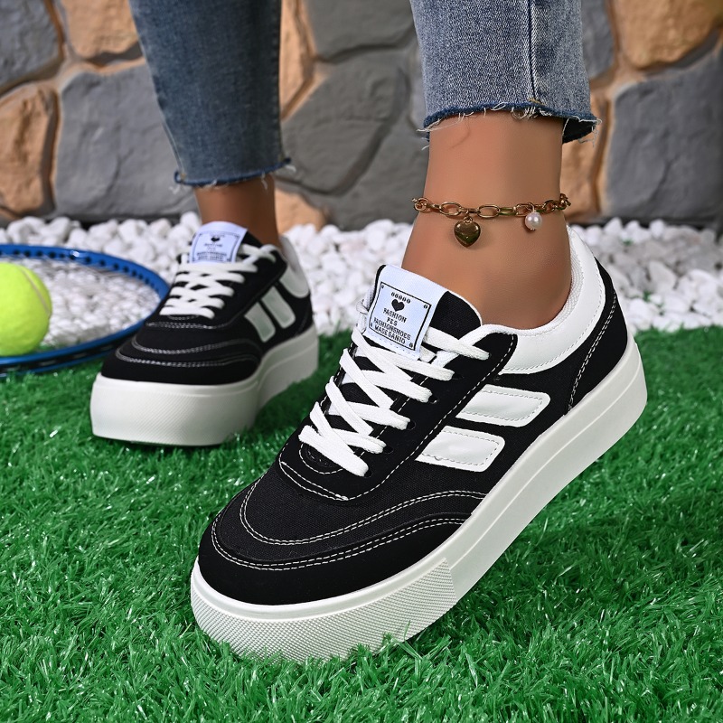 真新しい女性用キャンバスヴァルカナイズシューズ、レースアップ - Vans Shoes Old Skool のレビューと価格